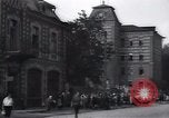 Standbild Frauen Line-up für Essen Batun Russland, 1937, aus Sekunde 33 historischem Filmmaterial Videoclip 65675027142