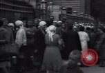 Standbild Frauen Line-up für Essen Batun Russland, 1937, aus Sekunde 37 historischem Filmmaterial Videoclip 65675027142