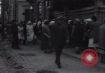 Standbild Frauen Line-up für Essen Batun Russland, 1937, aus Sekunde 47 historischem Filmmaterial Videoclip 65675027142