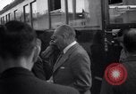 Standbild Mustafa Kemal Atatürk kommt mit dem Zug Türkei, 1923, aus Sekunde 16 historischem Filmmaterial Videoclip 65675027167