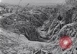 Standbild Amerikanische Truppen besetzen Gräben Belgien, 1918, aus Sekunde 32 historischem Filmmaterial Videoclip 65675027172