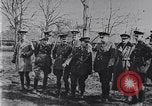 Standbild Amerikanische Truppen besetzen Gräben Belgien, 1918, aus Sekunde 40 historischem Filmmaterial Videoclip 65675027172