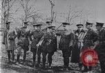 Standbild Amerikanische Truppen besetzen Gräben Belgien, 1918, aus Sekunde 41 historischem Filmmaterial Videoclip 65675027172
