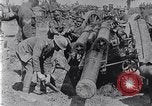 Standbild Amerikanische Truppen besetzen Gräben Belgien, 1918, aus Sekunde 46 historischem Filmmaterial Videoclip 65675027172