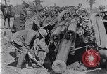 Standbild Amerikanische Truppen besetzen Gräben Belgien, 1918, aus Sekunde 49 historischem Filmmaterial Videoclip 65675027172