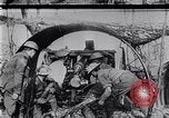 Standbild Vielfalt der britischen Artillerie Kanonen feuern Western Front, 1918, aus Sekunde 20 historischem Filmmaterial Videoclip 65675027173