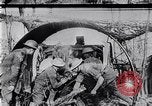 Standbild Vielfalt der britischen Artillerie Kanonen feuern Western Front, 1918, aus Sekunde 21 historischem Filmmaterial Videoclip 65675027173