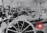 Standbild Vielfalt der britischen Artillerie Kanonen feuern Western Front, 1918, aus Sekunde 31 historischem Filmmaterial Videoclip 65675027173