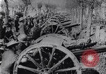 Standbild Vielfalt der britischen Artillerie Kanonen feuern Western Front, 1918, aus Sekunde 33 historischem Filmmaterial Videoclip 65675027173