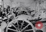 Standbild Vielfalt der britischen Artillerie Kanonen feuern Western Front, 1918, aus Sekunde 34 historischem Filmmaterial Videoclip 65675027173