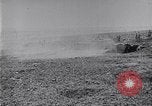 Standbild Vielfalt der britischen Artillerie Kanonen feuern Western Front, 1918, aus Sekunde 41 historischem Filmmaterial Videoclip 65675027173