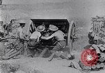 Standbild Vielfalt der britischen Artillerie Kanonen feuern Western Front, 1918, aus Sekunde 58 historischem Filmmaterial Videoclip 65675027173