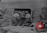 Standbild Vielfalt der britischen Artillerie Kanonen feuern Western Front, 1918, aus Sekunde 60 historischem Filmmaterial Videoclip 65675027173