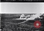 Standbild britische Kavallerie Flandern Belgien, 1917, aus Sekunde 10 historischem Filmmaterial Videoclip 65675027174