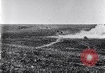 Standbild britische Kavallerie Flandern Belgien, 1917, aus Sekunde 17 historischem Filmmaterial Videoclip 65675027174