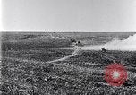 Standbild britische Kavallerie Flandern Belgien, 1917, aus Sekunde 18 historischem Filmmaterial Videoclip 65675027174