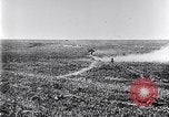 Standbild britische Kavallerie Flandern Belgien, 1917, aus Sekunde 20 historischem Filmmaterial Videoclip 65675027174