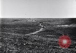 Standbild britische Kavallerie Flandern Belgien, 1917, aus Sekunde 27 historischem Filmmaterial Videoclip 65675027174