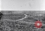 Standbild britische Kavallerie Flandern Belgien, 1917, aus Sekunde 33 historischem Filmmaterial Videoclip 65675027174