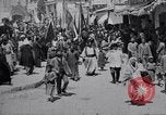 Standbild Menschen in Jerusalem Unterstützung des Krieges Jerusalem Palästina, 1914, aus Sekunde 58 historischem Filmmaterial Videoclip 65675027176
