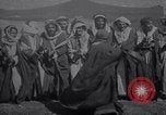 Standbild Beduinen Mädchen tanzen Türkei, 1914, aus Sekunde 22 historischem Filmmaterial Videoclip 65675027177