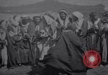 Standbild Beduinen Mädchen tanzen Türkei, 1914, aus Sekunde 24 historischem Filmmaterial Videoclip 65675027177