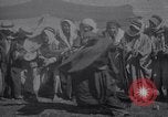 Standbild Beduinen Mädchen tanzen Türkei, 1914, aus Sekunde 27 historischem Filmmaterial Videoclip 65675027177