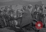 Standbild Beduinen Mädchen tanzen Türkei, 1914, aus Sekunde 31 historischem Filmmaterial Videoclip 65675027177