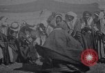 Standbild Beduinen Mädchen tanzen Türkei, 1914, aus Sekunde 32 historischem Filmmaterial Videoclip 65675027177