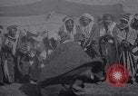 Standbild Beduinen Mädchen tanzen Türkei, 1914, aus Sekunde 33 historischem Filmmaterial Videoclip 65675027177