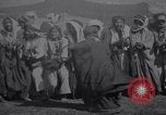 Standbild Beduinen Mädchen tanzen Türkei, 1914, aus Sekunde 43 historischem Filmmaterial Videoclip 65675027177