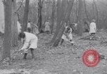 Image les femmes britanniques effectuant du travail du temps de guerre Royaume-Uni, 1916, de la seconde 22 séquences d'archives historiques vidéo 65675027180
