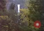 Immagine di Cascata visto dal treno Amtrak United States USA, 1985, secondo 8 filmato di repertorio 65675027197