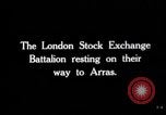 Image London Stock Exchange bataillon d'amis pendant Première Guerre Mondiale France, 1918, de la seconde 1 séquences d'archives historiques vidéo 65675027215