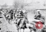 Image 10e Régiment de cavalerie Royal Hussars d'Arras France, 1918, de la seconde 14 séquences d'archives historiques vidéo 65675027218