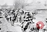 Image 10e Régiment de cavalerie Royal Hussars d'Arras France, 1918, de la seconde 15 séquences d'archives historiques vidéo 65675027218