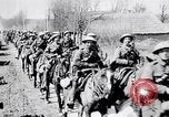Image 10e Régiment de cavalerie Royal Hussars d'Arras France, 1918, de la seconde 23 séquences d'archives historiques vidéo 65675027218