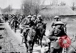 Image 10e Régiment de cavalerie Royal Hussars d'Arras France, 1918, de la seconde 29 séquences d'archives historiques vidéo 65675027218