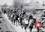 Image 10e Régiment de cavalerie Royal Hussars d'Arras France, 1918, de la seconde 33 séquences d'archives historiques vidéo 65675027218