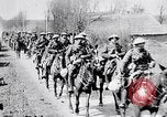 Image 10e Régiment de cavalerie Royal Hussars d'Arras France, 1918, de la seconde 35 séquences d'archives historiques vidéo 65675027218
