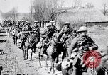 Image 10e Régiment de cavalerie Royal Hussars d'Arras France, 1918, de la seconde 50 séquences d'archives historiques vidéo 65675027218