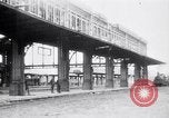 Image train de ravitaillement militaire d'Arras France, 1918, de la seconde 10 séquences d'archives historiques vidéo 65675027220