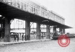 Image train de ravitaillement militaire d'Arras France, 1918, de la seconde 22 séquences d'archives historiques vidéo 65675027220