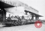 Image train de ravitaillement militaire d'Arras France, 1918, de la seconde 34 séquences d'archives historiques vidéo 65675027220