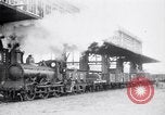 Image train de ravitaillement militaire d'Arras France, 1918, de la seconde 35 séquences d'archives historiques vidéo 65675027220