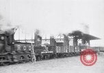 Image train de ravitaillement militaire d'Arras France, 1918, de la seconde 38 séquences d'archives historiques vidéo 65675027220