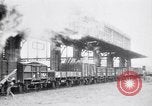 Image train de ravitaillement militaire d'Arras France, 1918, de la seconde 46 séquences d'archives historiques vidéo 65675027220