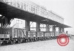 Image train de ravitaillement militaire d'Arras France, 1918, de la seconde 49 séquences d'archives historiques vidéo 65675027220