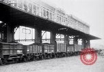 Image train de ravitaillement militaire d'Arras France, 1918, de la seconde 53 séquences d'archives historiques vidéo 65675027220