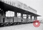 Image train de ravitaillement militaire d'Arras France, 1918, de la seconde 59 séquences d'archives historiques vidéo 65675027220
